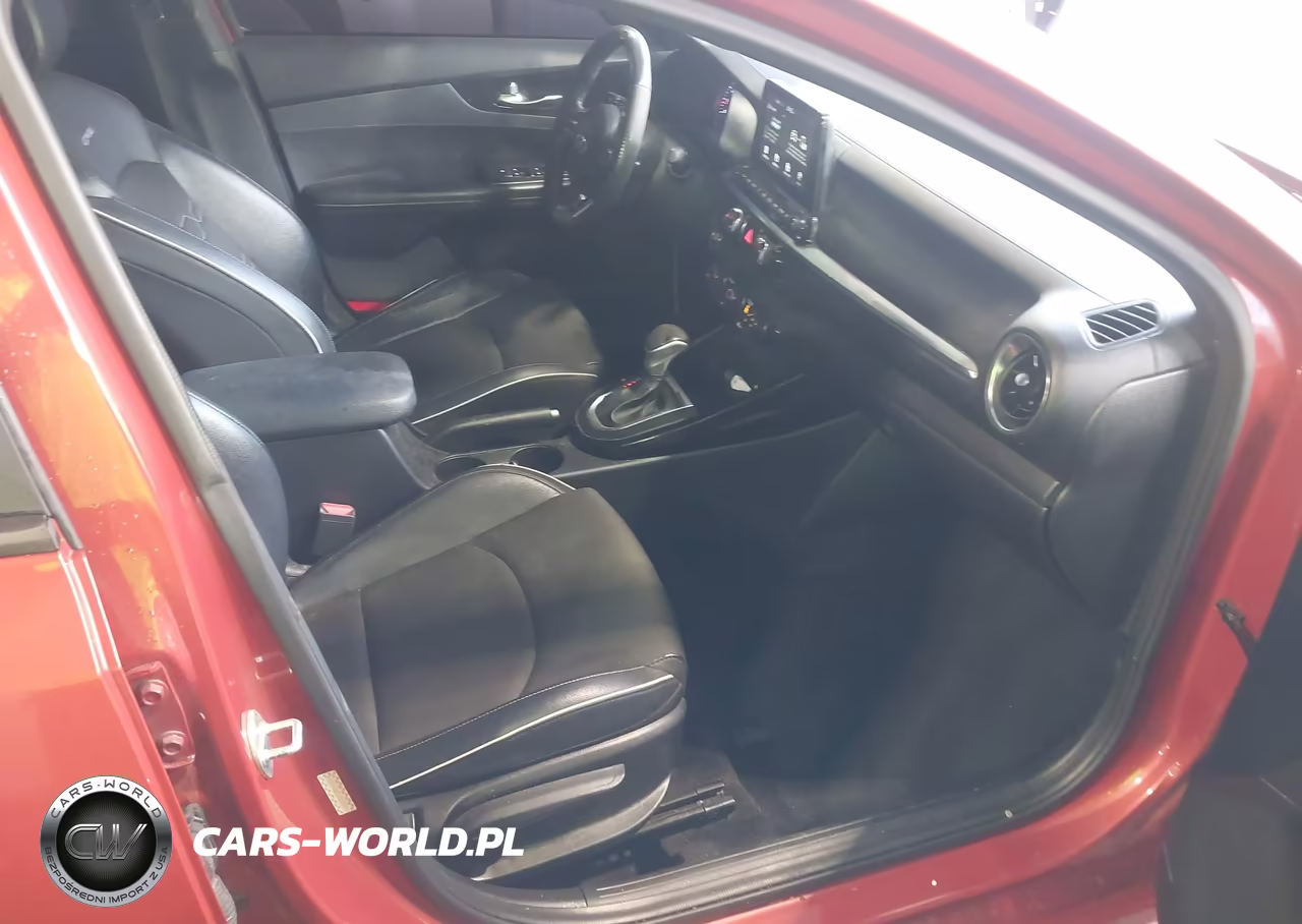 2020 Kia Forte Gt-Line VIN:3KPF34ADXLE224379 - 5