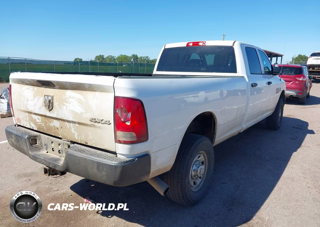 2018 Ram 2500 Tradesman 4X4 8' Box VIN:3C6UR5HL0JG307319 - 4