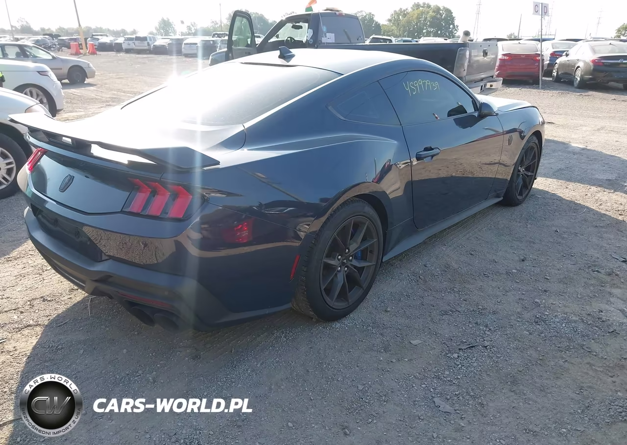 2025 Ford Mustang Dark Horse VIN:1FA6P8R07S5500594 - 4
