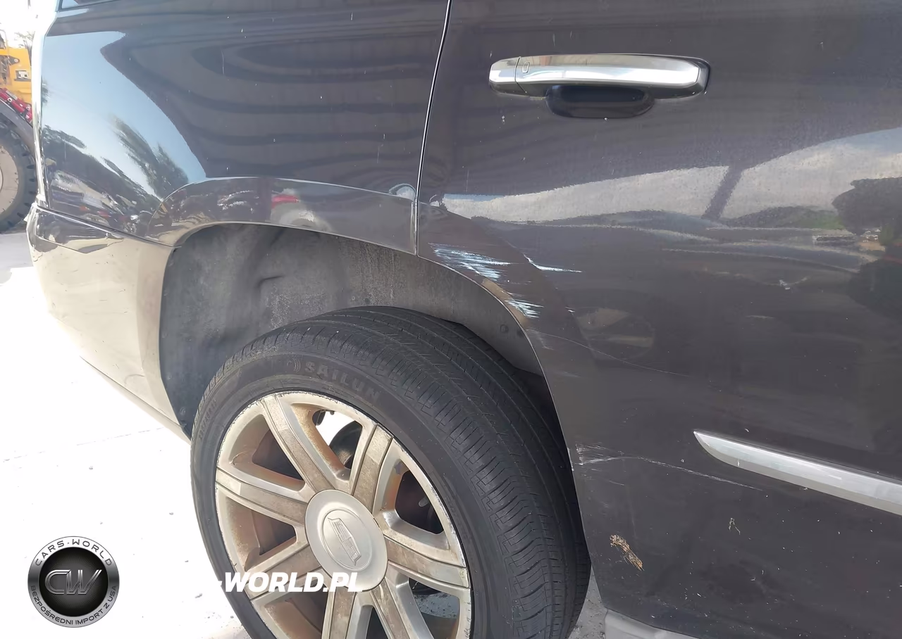 2015 Cadillac Escalade Luxury VIN:1GYS3MKJ7FR535130 - 17