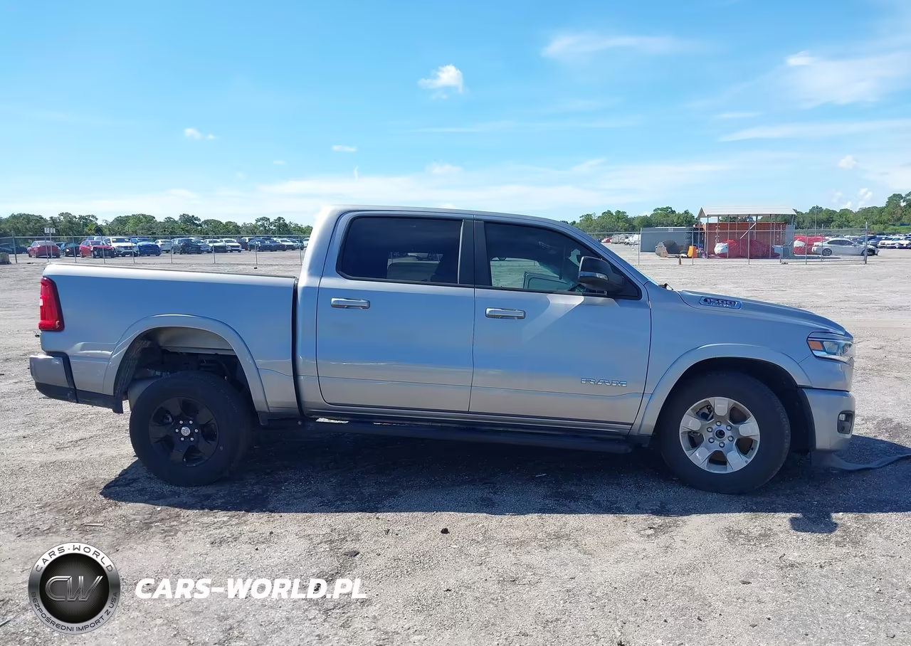 2025 Ram 1500 Big Horn 4X2 5'7 Box VIN:1C6RREFG0SN549953 - 13