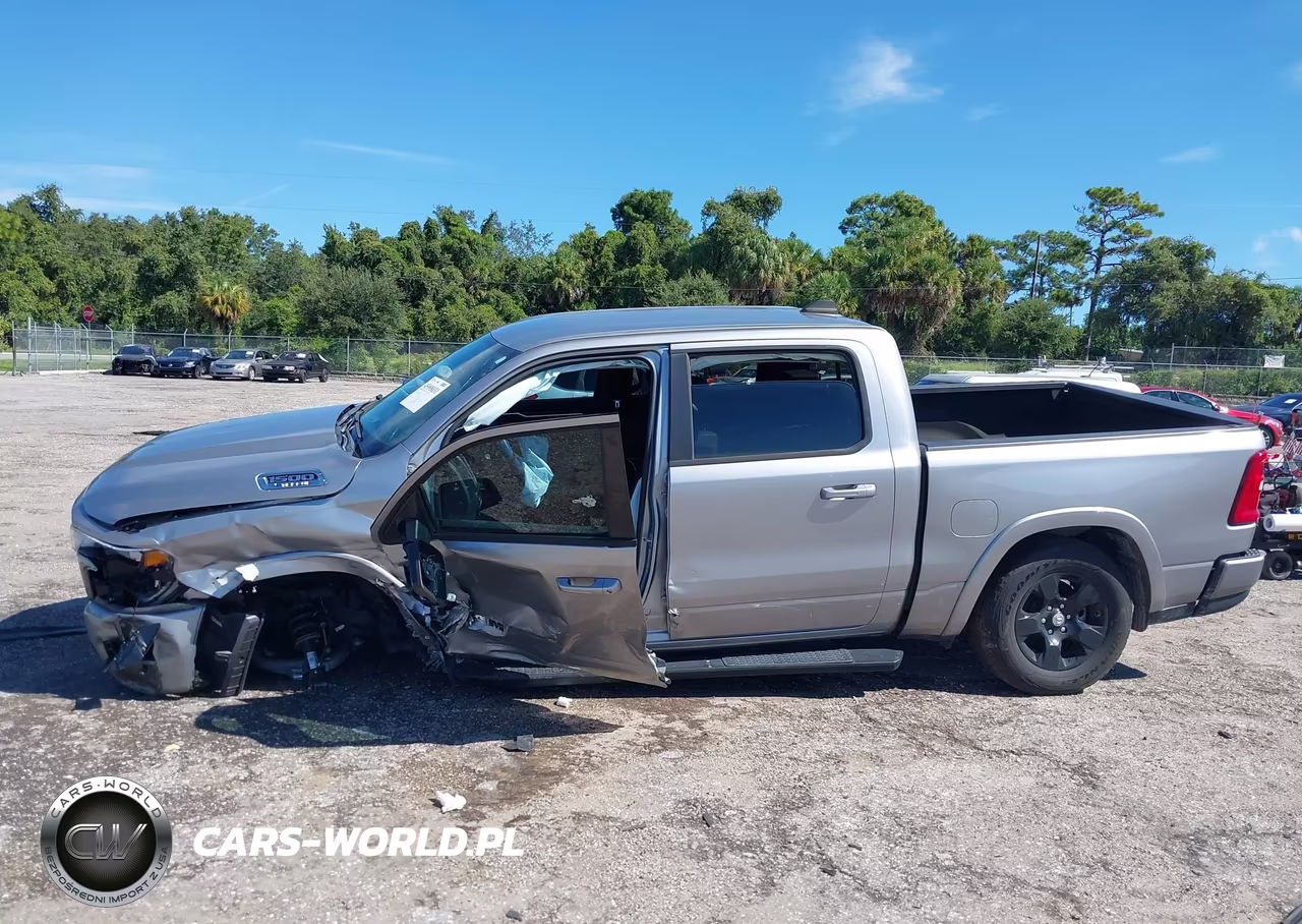 2025 Ram 1500 Big Horn 4X2 5'7 Box VIN:1C6RREFG0SN549953 - 14