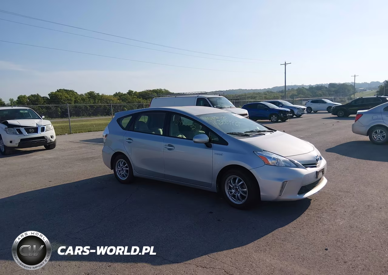 2014 Toyota Prius V Two – zdjęcie 1 z 16