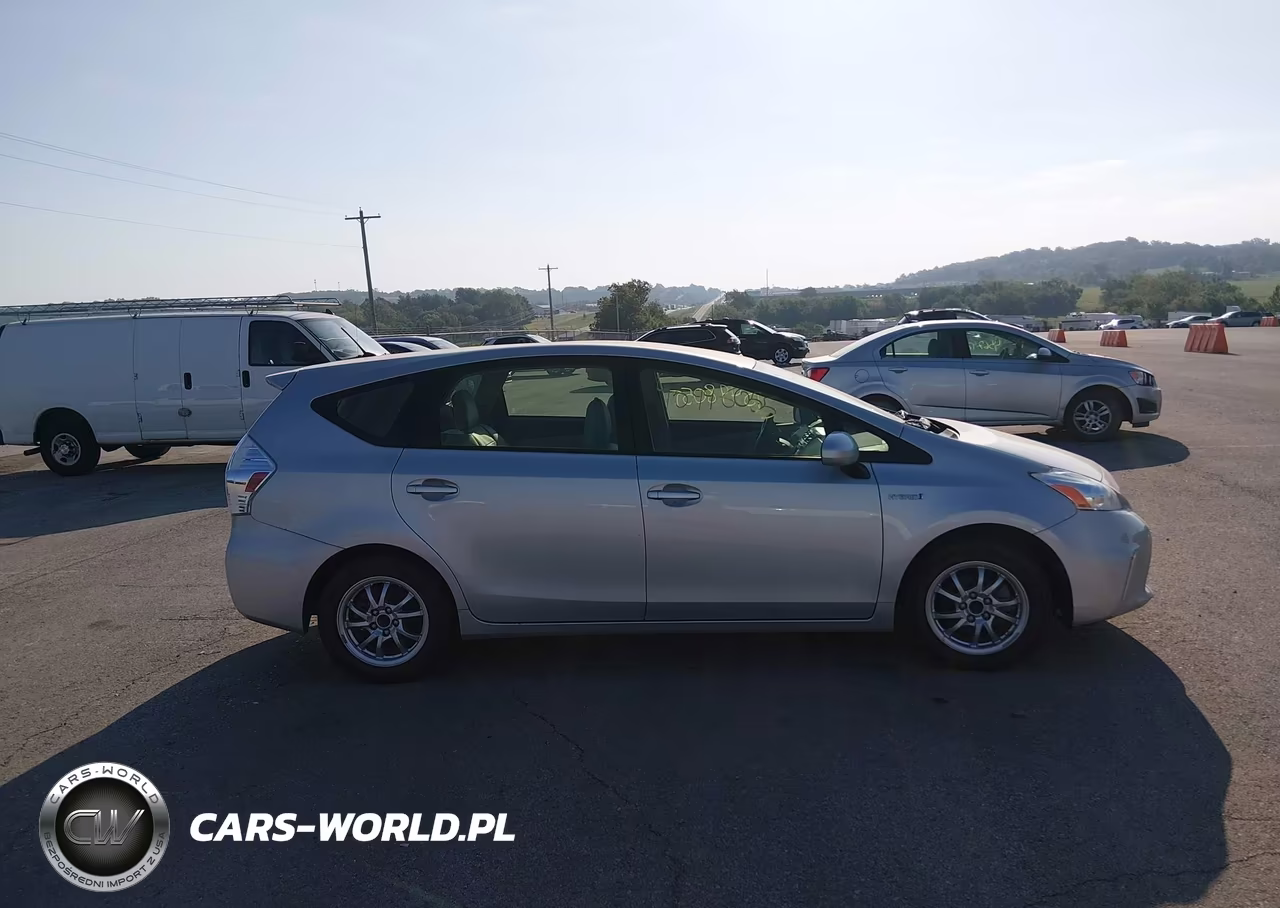 2014 Toyota Prius V Two VIN:JTDZN3EU1EJ006803 - 13