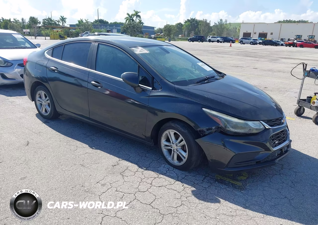 2018 Chevrolet Cruze Lt Auto – zdjęcie 1 z 17