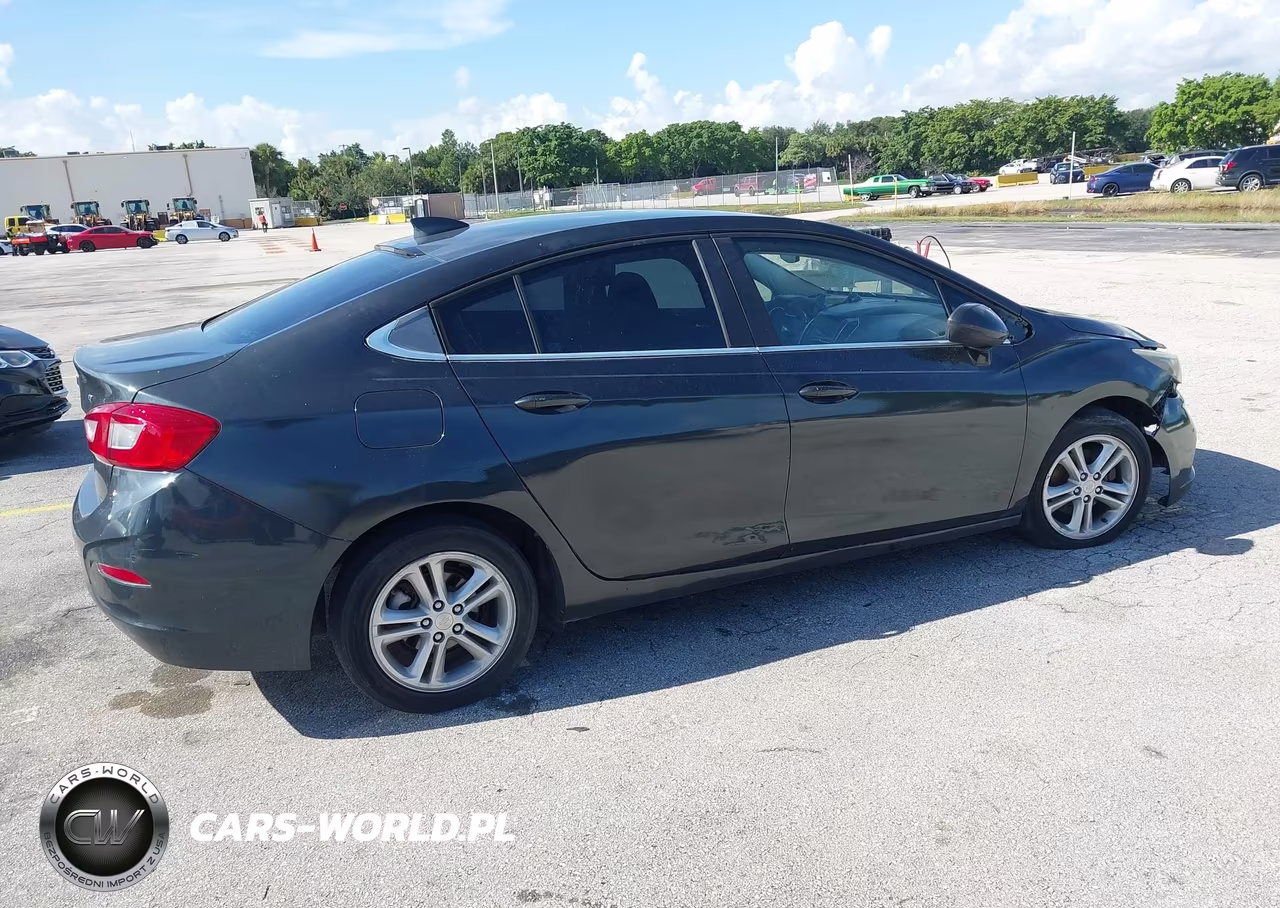 2018 Chevrolet Cruze Lt Auto VIN:1G1BE5SM9J7173699 - 17