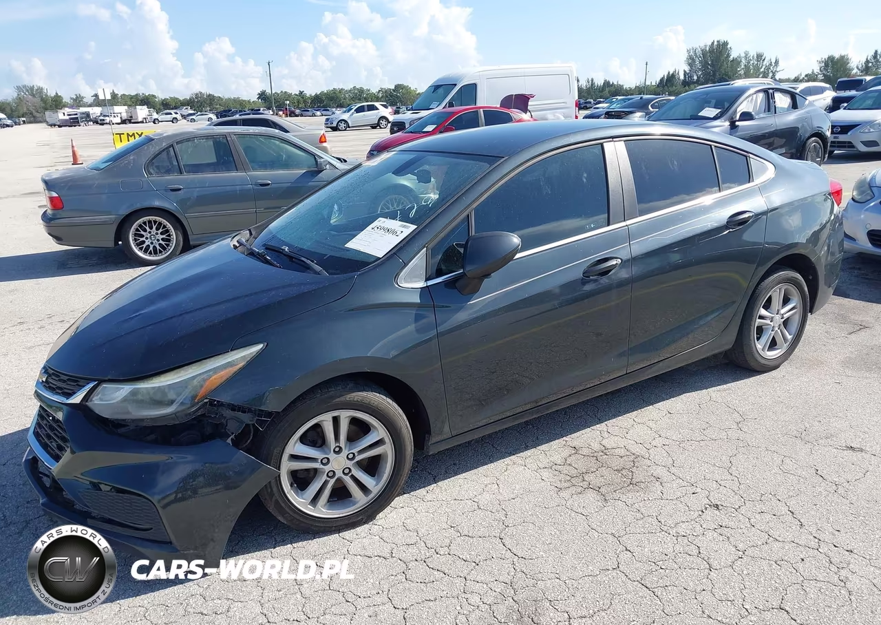 2018 Chevrolet Cruze Lt Auto VIN:1G1BE5SM9J7173699 - 2