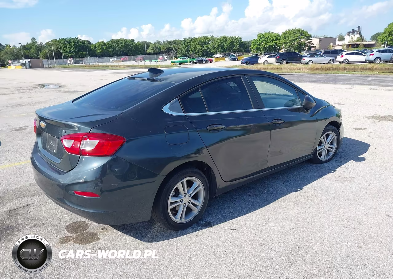 2018 Chevrolet Cruze Lt Auto VIN:1G1BE5SM9J7173699 - 4