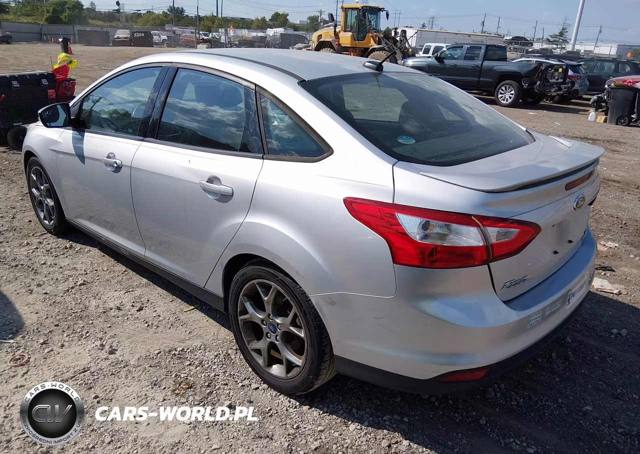 2014 Ford Focus Se VIN:1FADP3F22EL217620 - 3