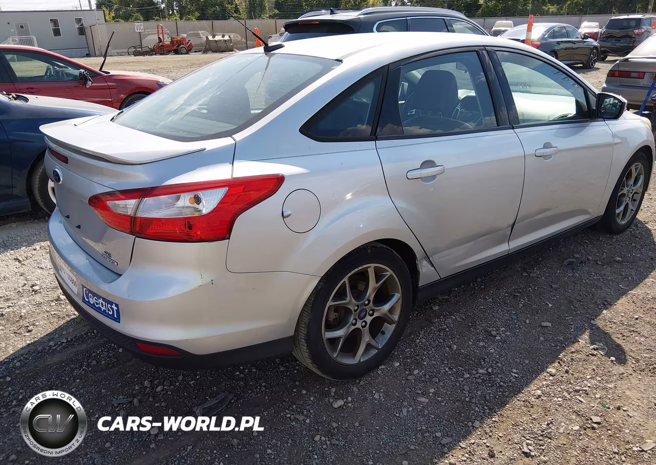 2014 Ford Focus Se VIN:1FADP3F22EL217620 - 4