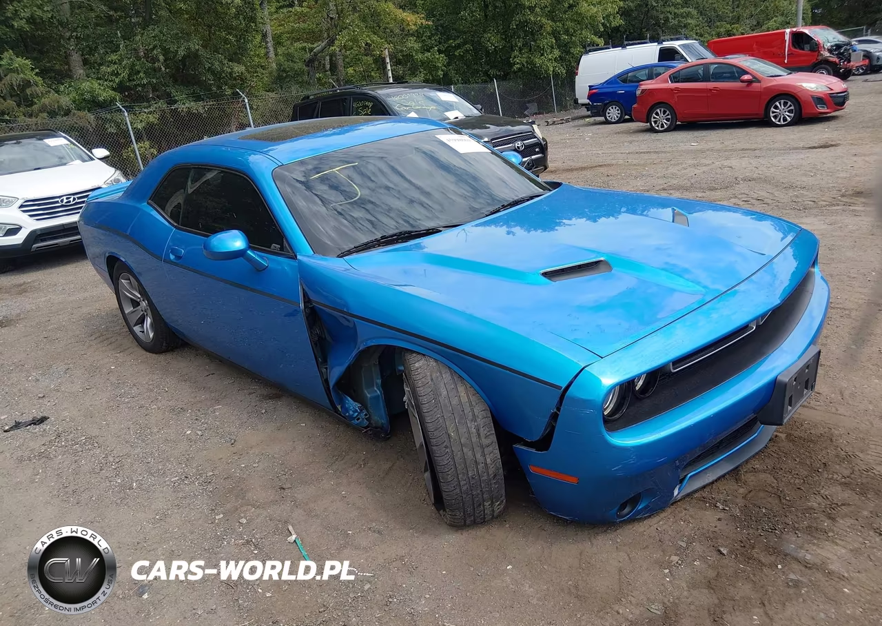 2018 Dodge Challenger Sxt VIN:2C3CDZAG4JH310400 - 1