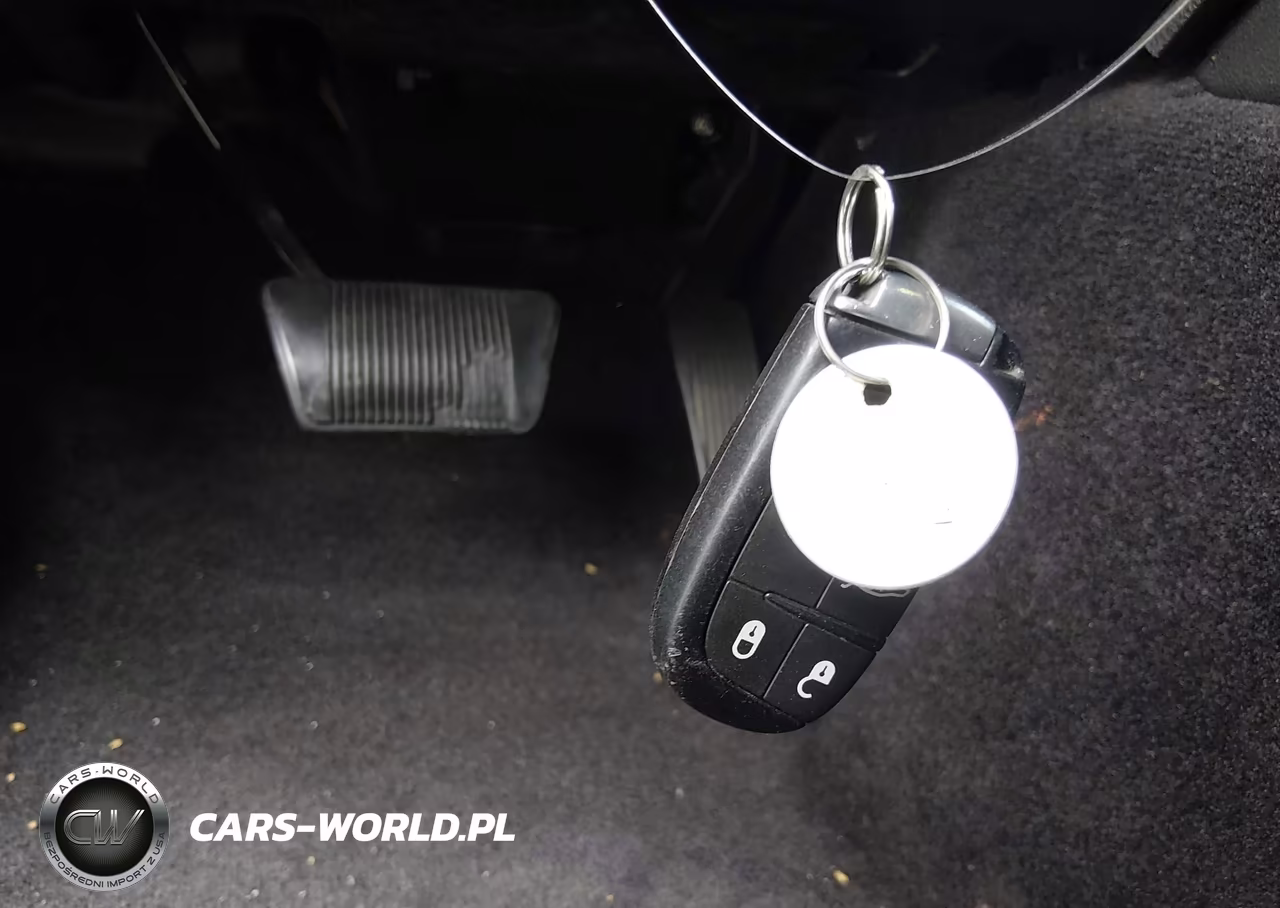2018 Dodge Challenger Sxt VIN:2C3CDZAG4JH310400 - 11