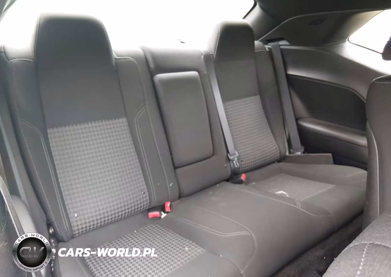 2018 Dodge Challenger Sxt VIN:2C3CDZAG4JH310400 - 8