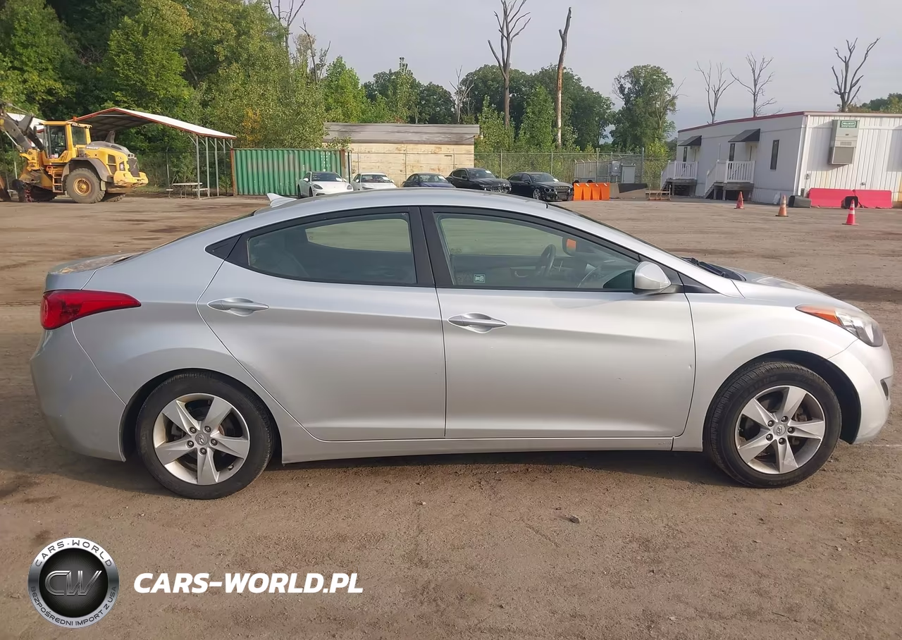 2013 Hyundai Elantra Gls VIN:5NPDH4AE5DH270085 - 13