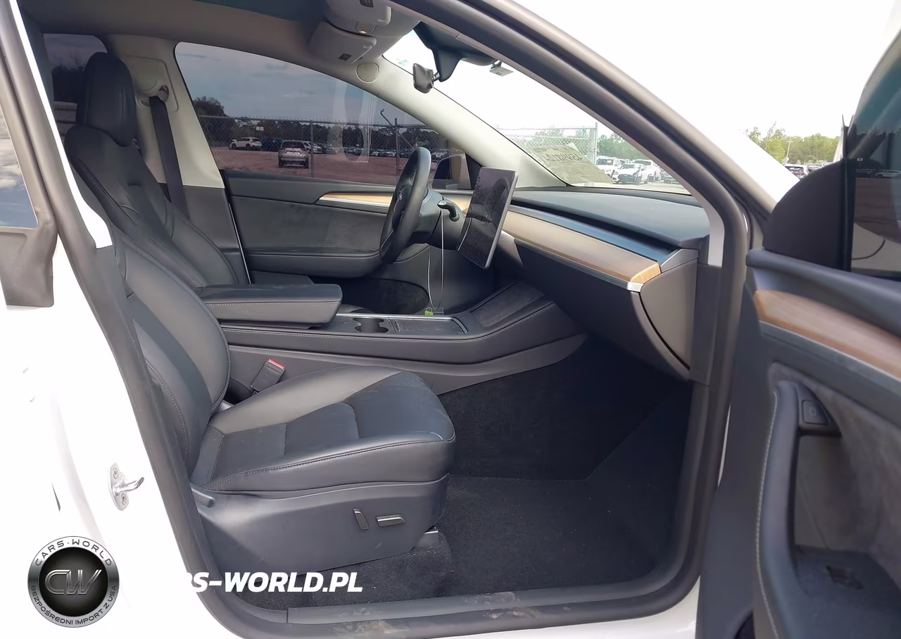 2025 Tesla Model Y Long Range Dual Motor All-Wheel Drive VIN:7SAYGDEE0SA344376 - 5
