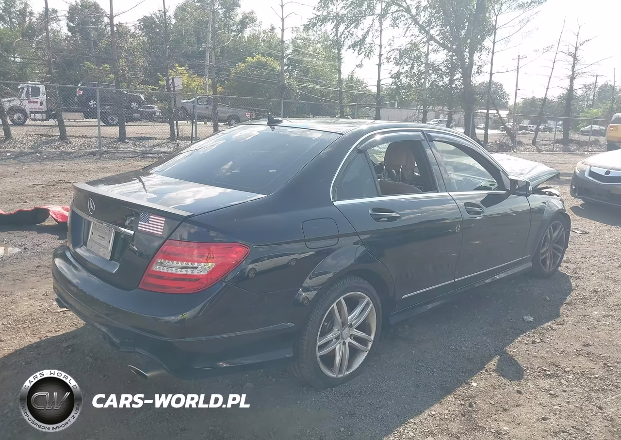 2012 Mercedes-Benz C 300 Luxury 4Matic-Sport 4Matic VIN:WDDGF8BB6CA684440 - 4