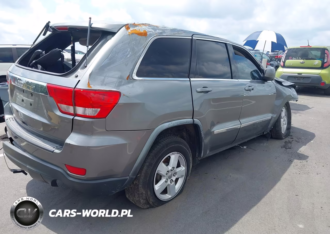 2012 Jeep Grand Cherokee Laredo VIN:1C4RJEAGXCC167174 - 4