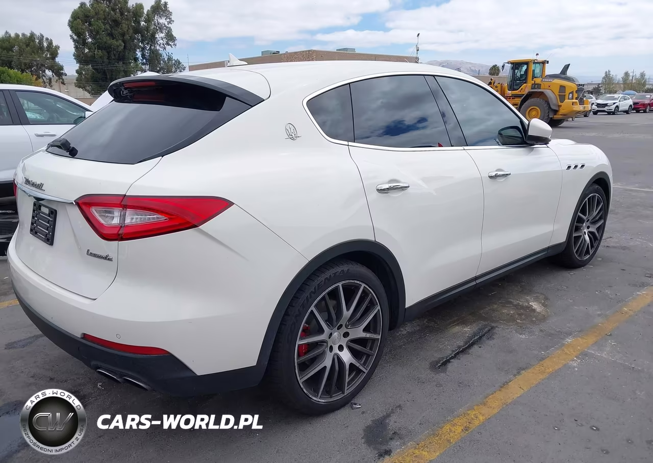 2017 Maserati Levante VIN:ZN661XUAXHX243822 - 4