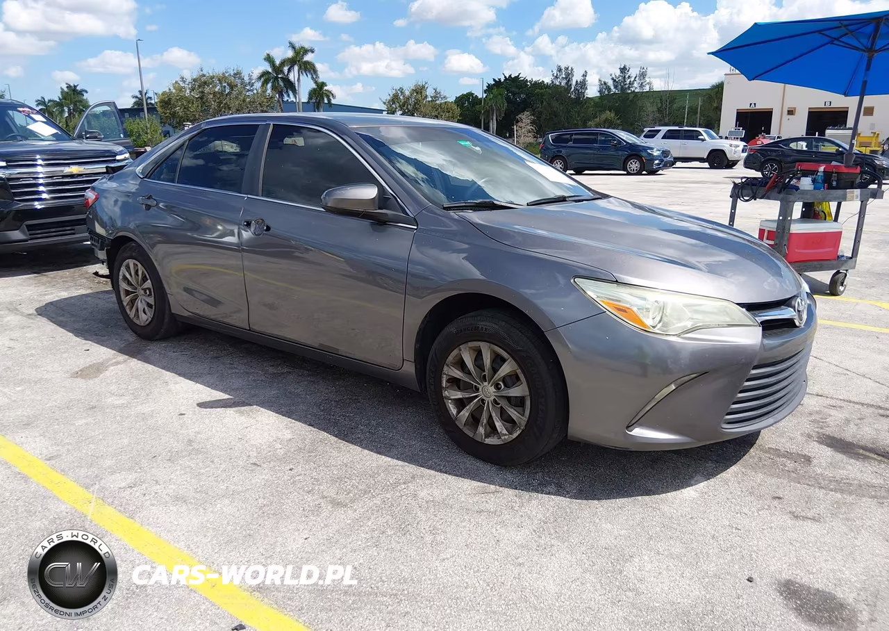 2016 Toyota Camry Le VIN:4T1BF1FKXGU161363 - 1