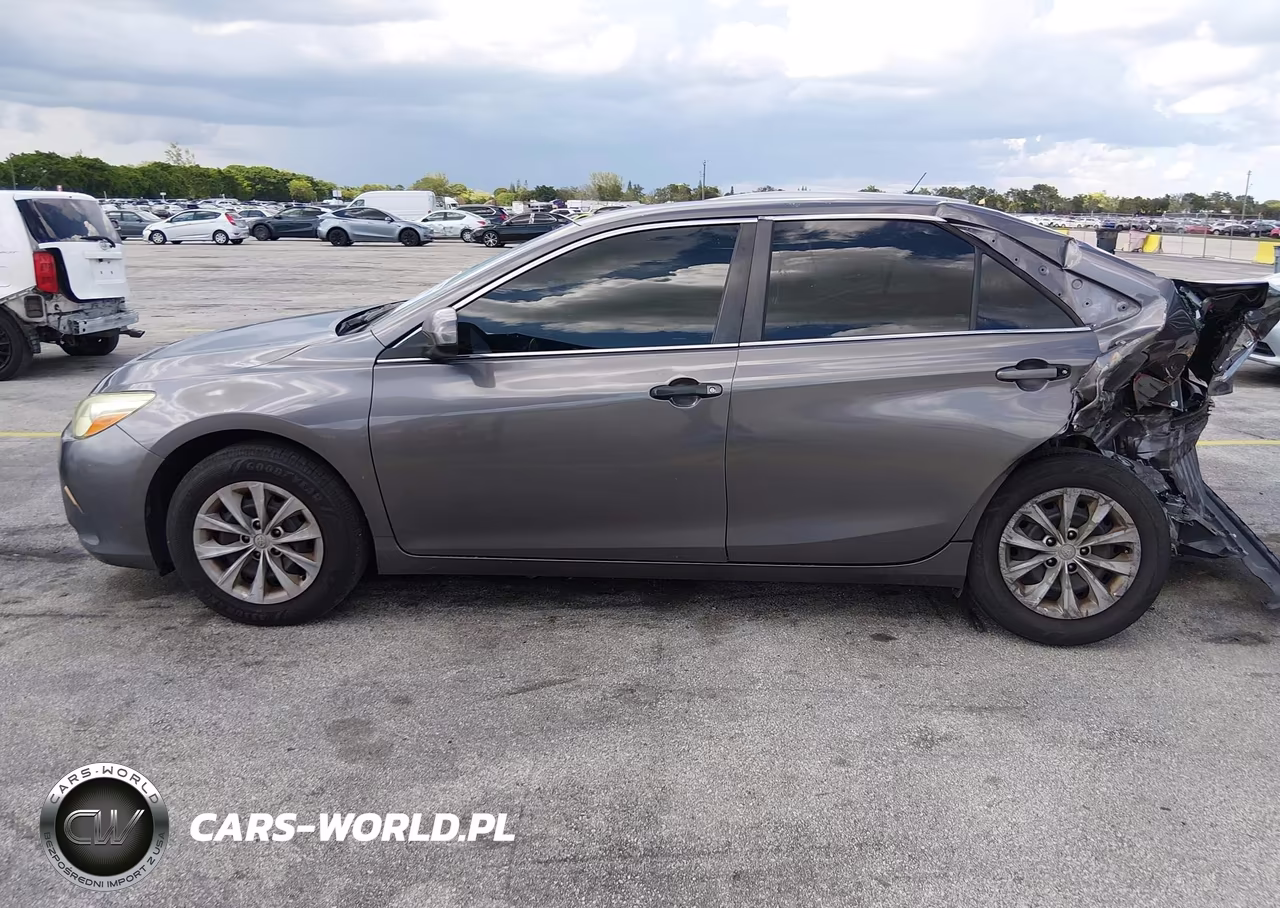 2016 Toyota Camry Le VIN:4T1BF1FKXGU161363 - 14