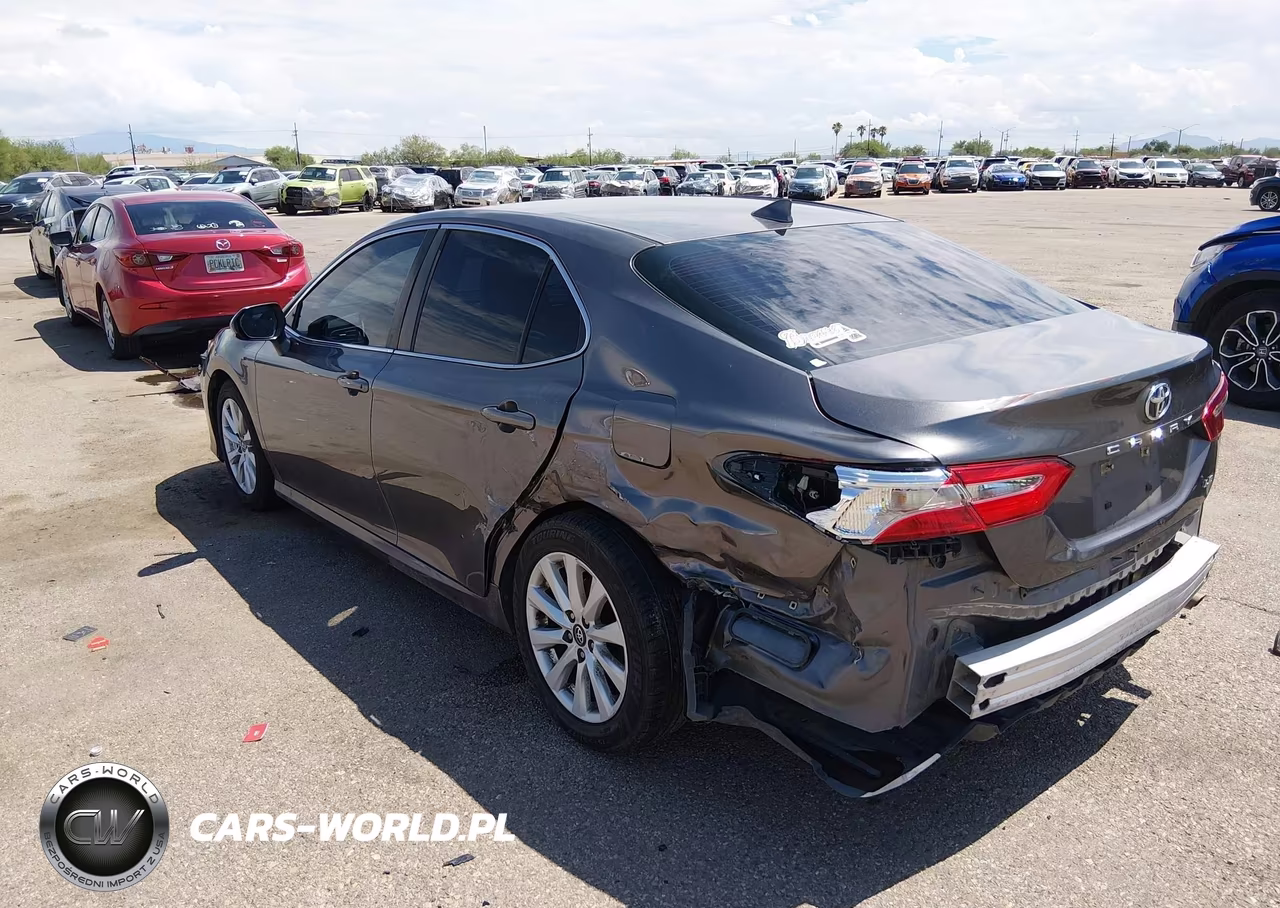 2020 Toyota Camry Le VIN:4T1C11AK2LU917529 - 3