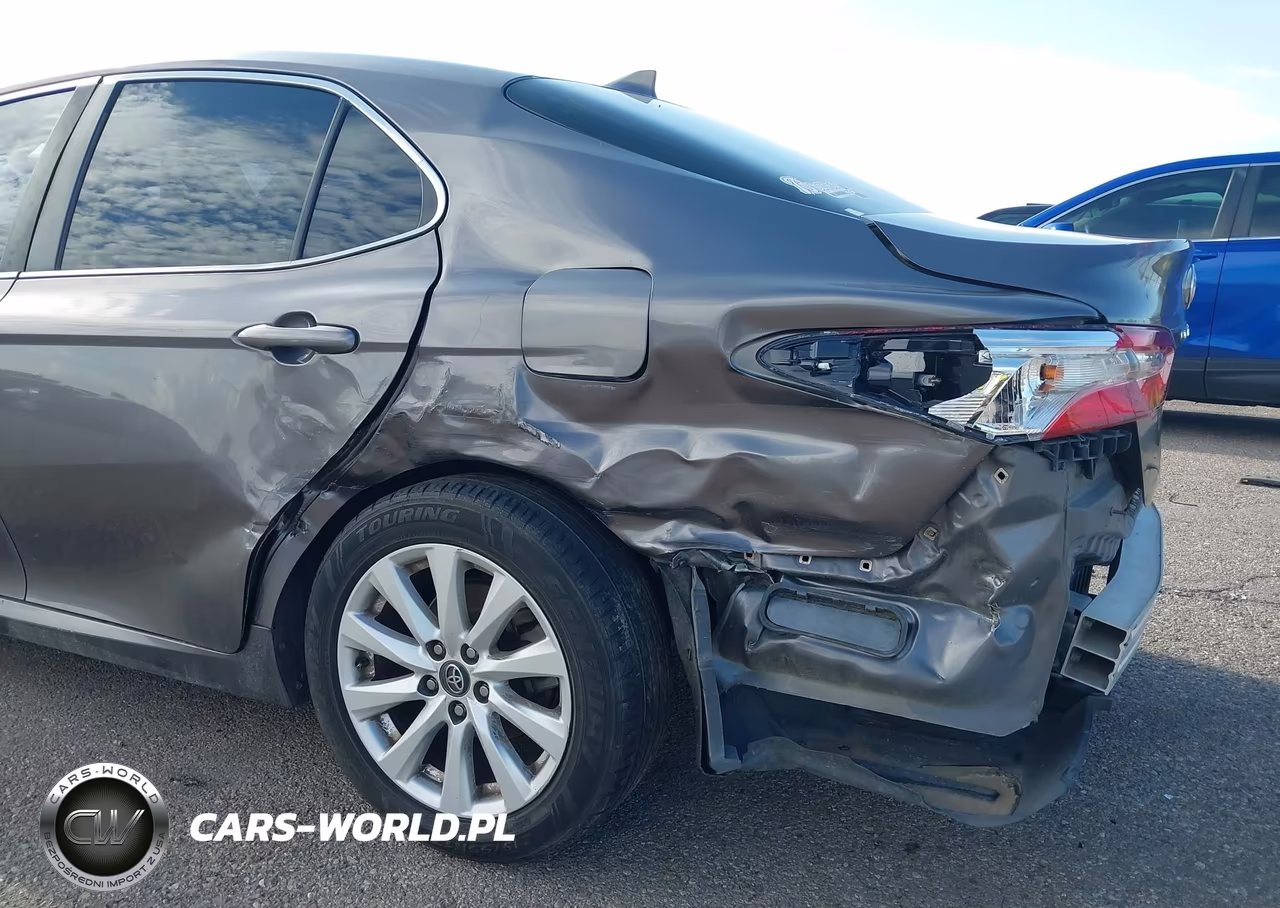 2020 Toyota Camry Le VIN:4T1C11AK2LU917529 - 6