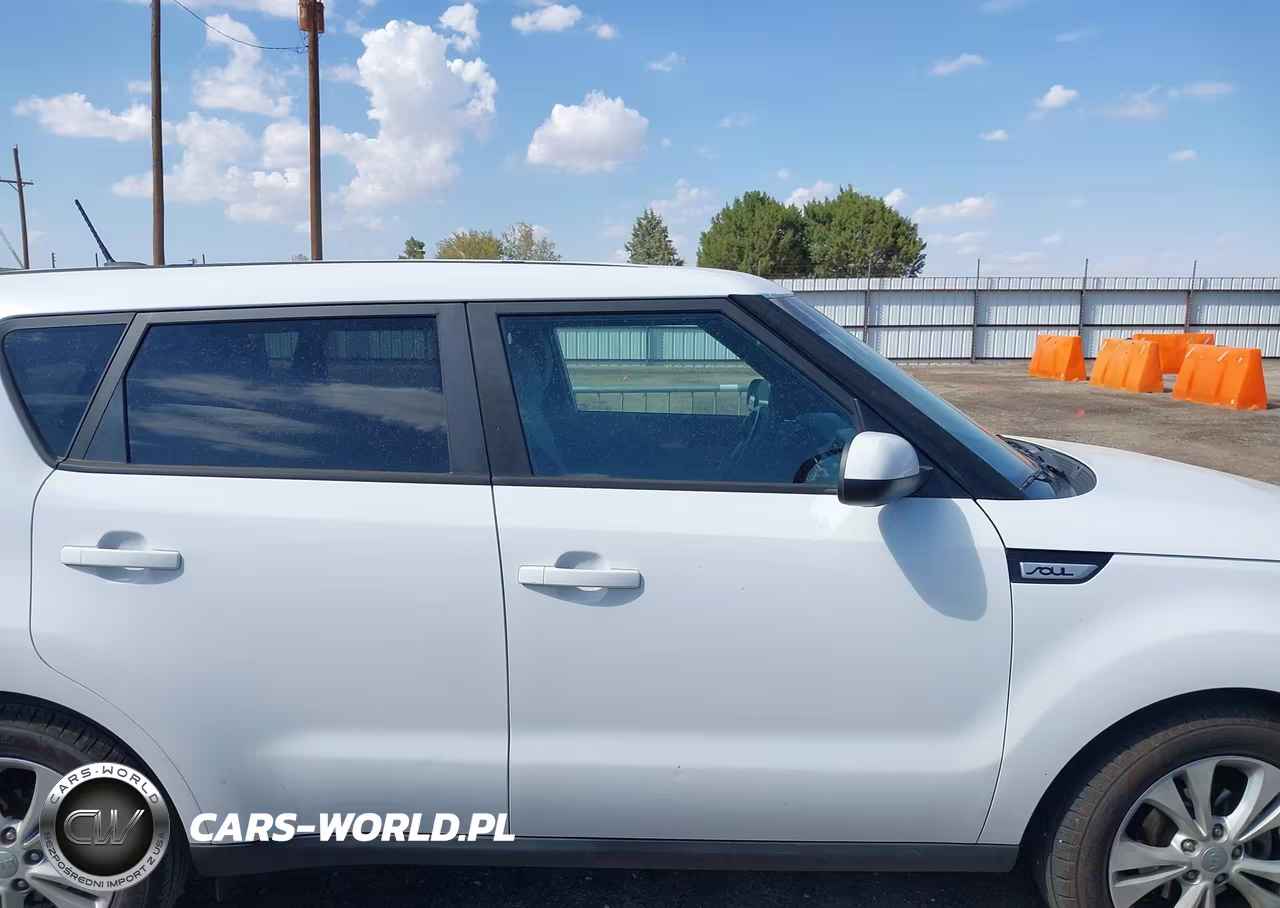 2016 Kia Soul + VIN:KNDJP3A59G7409871 - 13