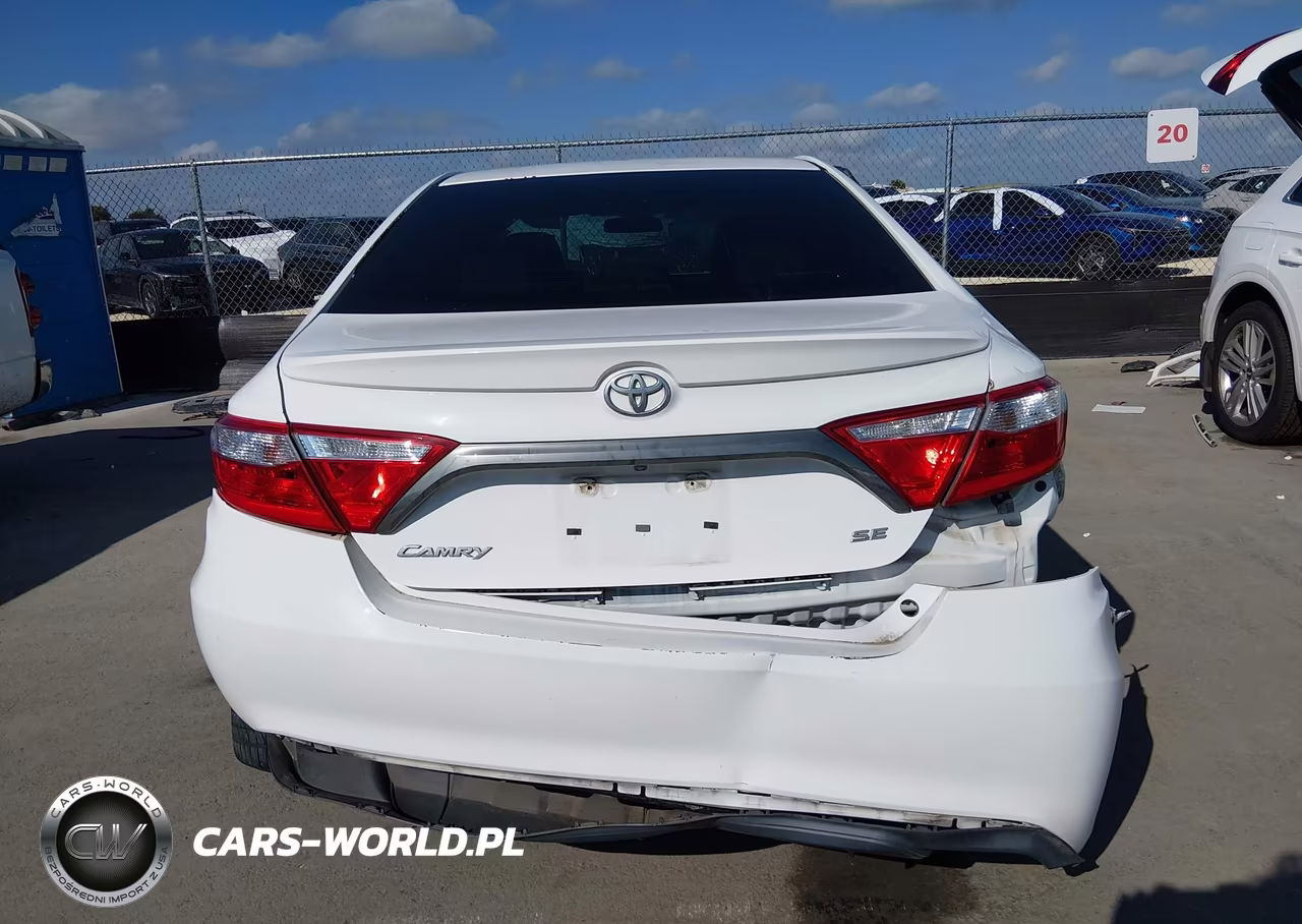 2015 Toyota Camry Se VIN:4T1BF1FK8FU480260 - 16