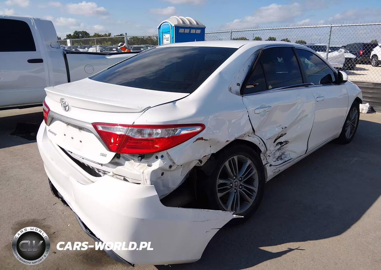 2015 Toyota Camry Se VIN:4T1BF1FK8FU480260 - 4