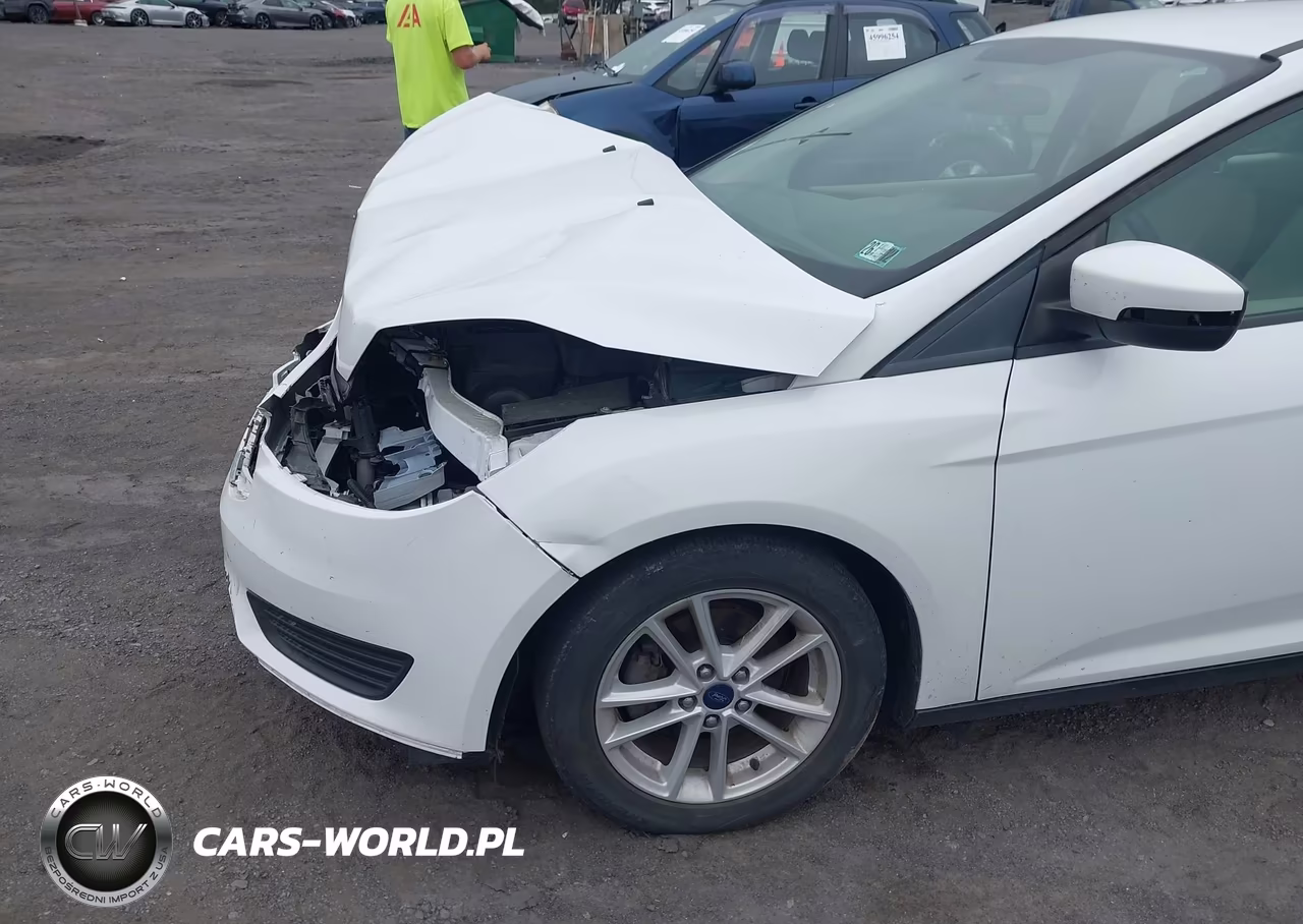 2017 Ford Focus Se VIN:1FADP3K25HL316880 - 6
