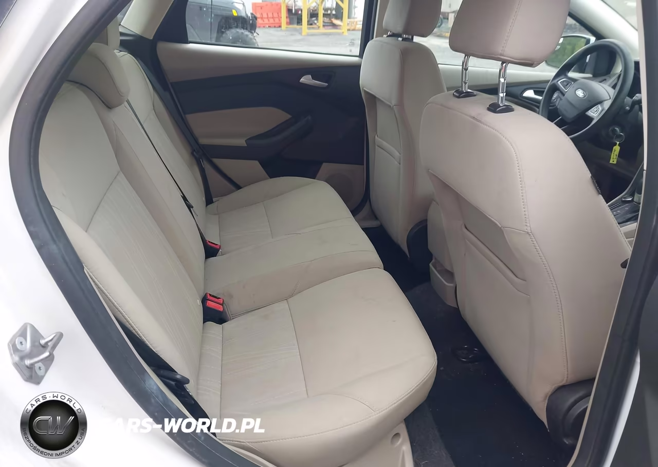2017 Ford Focus Se VIN:1FADP3K25HL316880 - 8