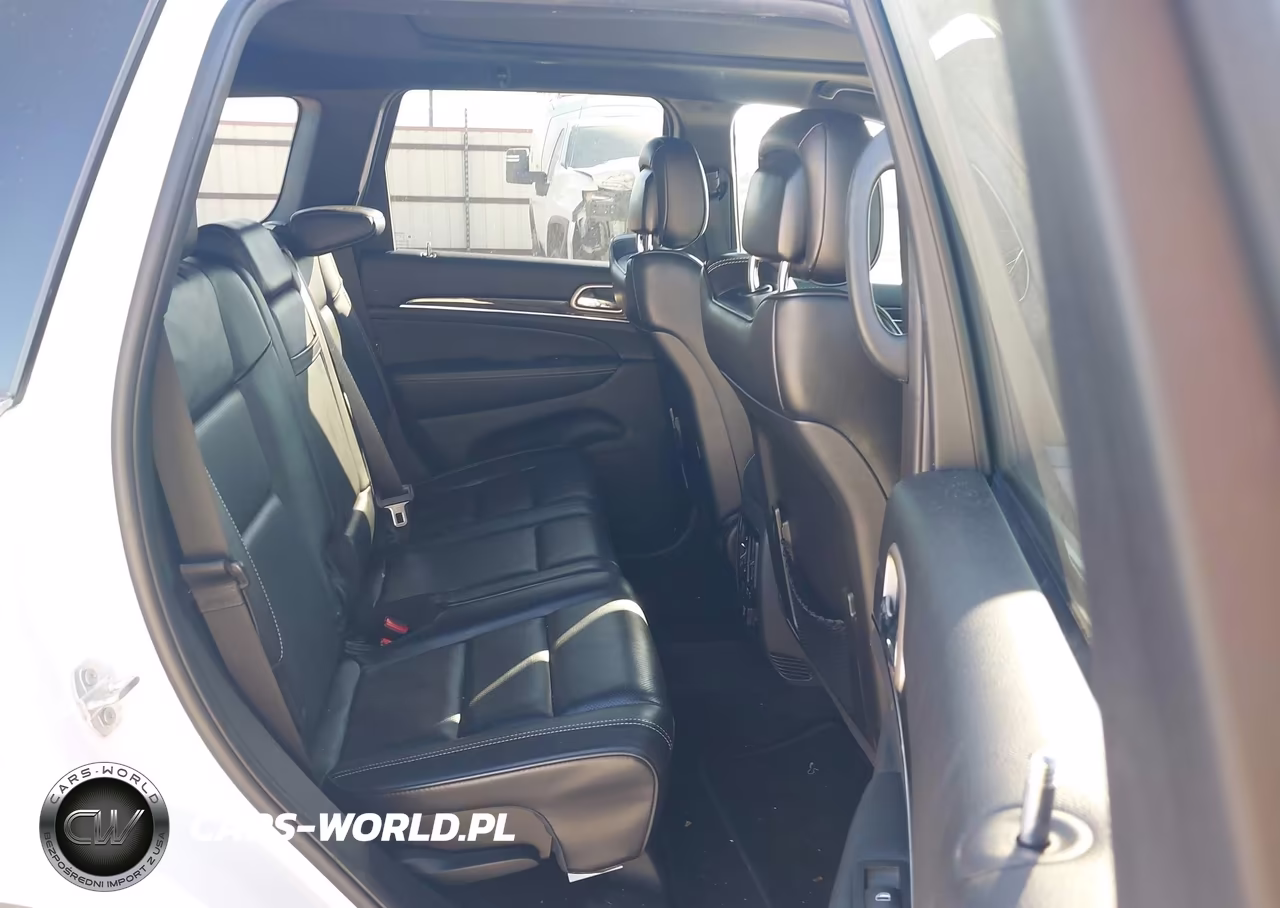 2016 Jeep Grand Cherokee Overland VIN:1C4RJECG3GC335935 - 8