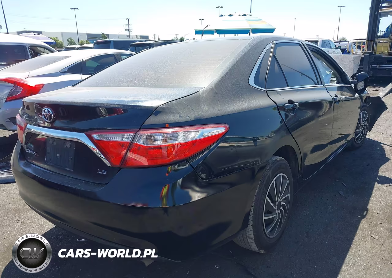 2015 Toyota Camry Le VIN:4T4BF1FK5FR496213 - 4