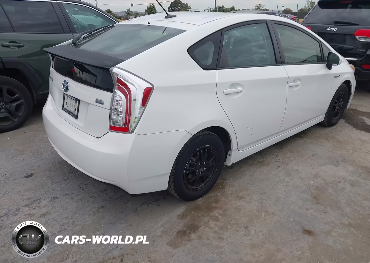 2012 Toyota Prius Three VIN:JTDKN3DU4C5477515 - 4