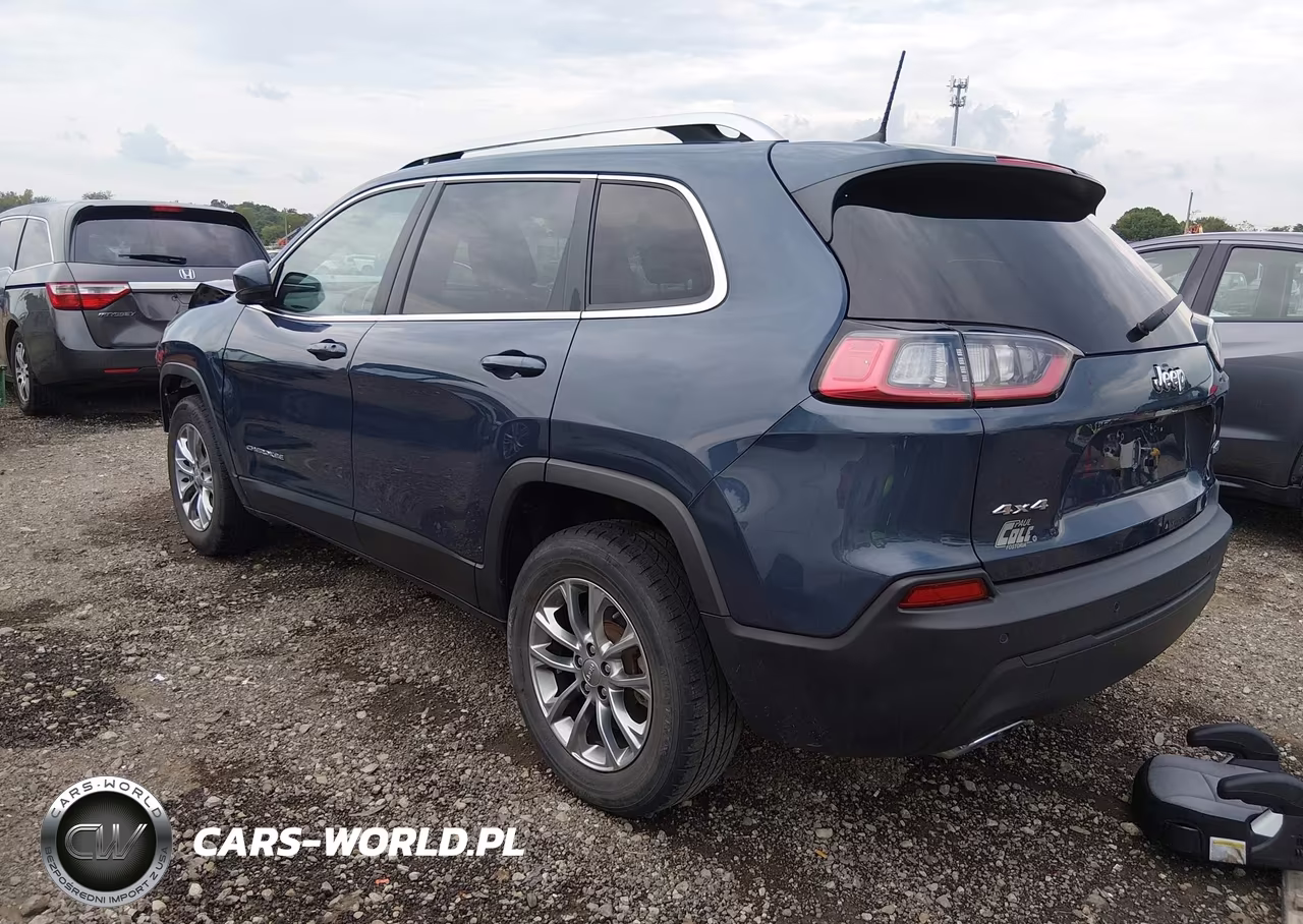 2021 Jeep Cherokee Latitude Lux 4X4 VIN:1C4PJMMXXMD131106 - 3