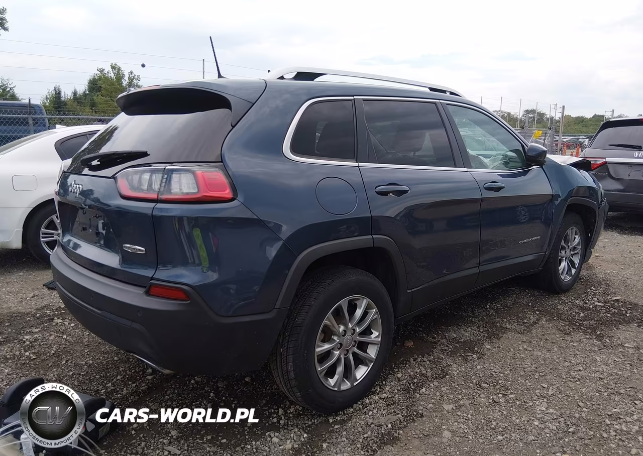 2021 Jeep Cherokee Latitude Lux 4X4 VIN:1C4PJMMXXMD131106 - 4