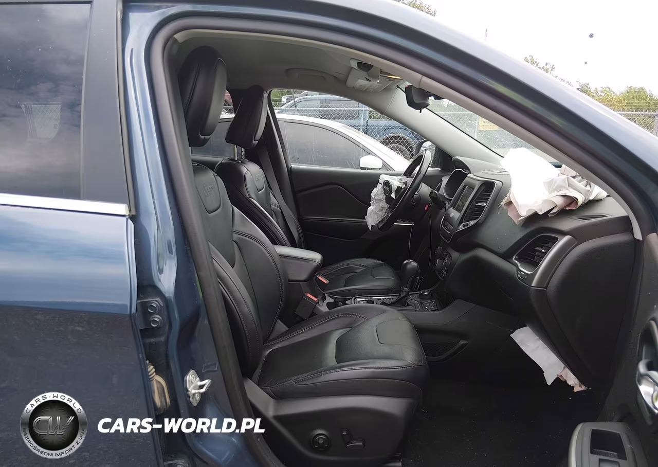 2021 Jeep Cherokee Latitude Lux 4X4 VIN:1C4PJMMXXMD131106 - 5