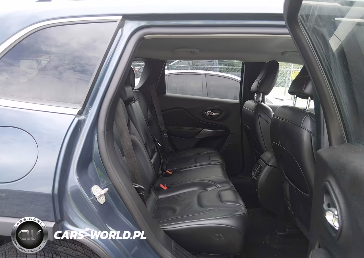 2021 Jeep Cherokee Latitude Lux 4X4 VIN:1C4PJMMXXMD131106 - 8