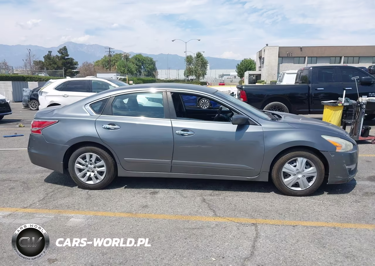 2015 Nissan Altima 2.5 S VIN:1N4AL3AP1FN872245 - 14