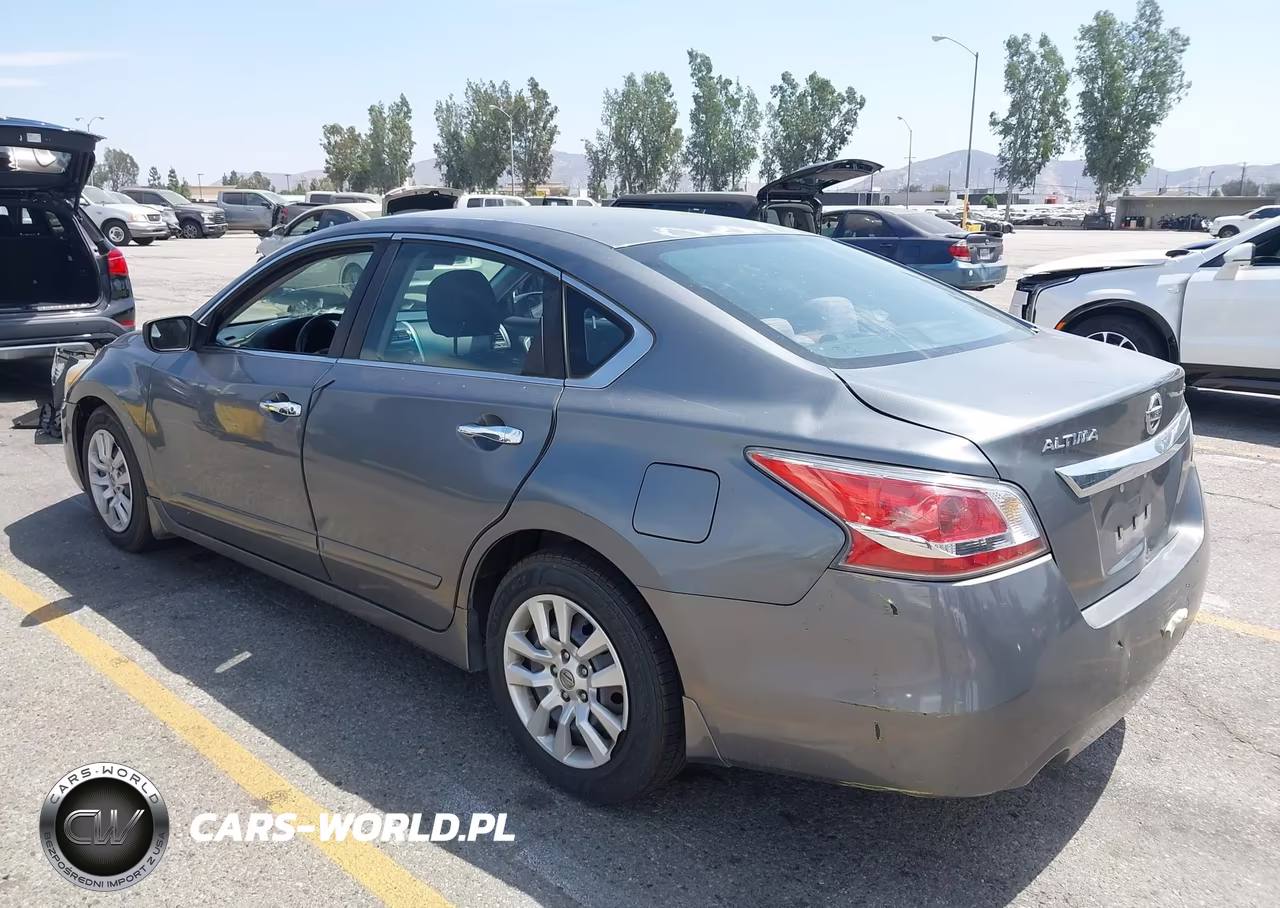 2015 Nissan Altima 2.5 S VIN:1N4AL3AP1FN872245 - 3