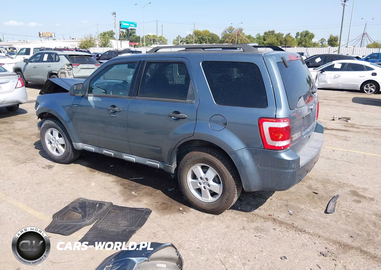 2010 Ford Escape Xlt VIN:1FMCU0D73AKB11359 - 3