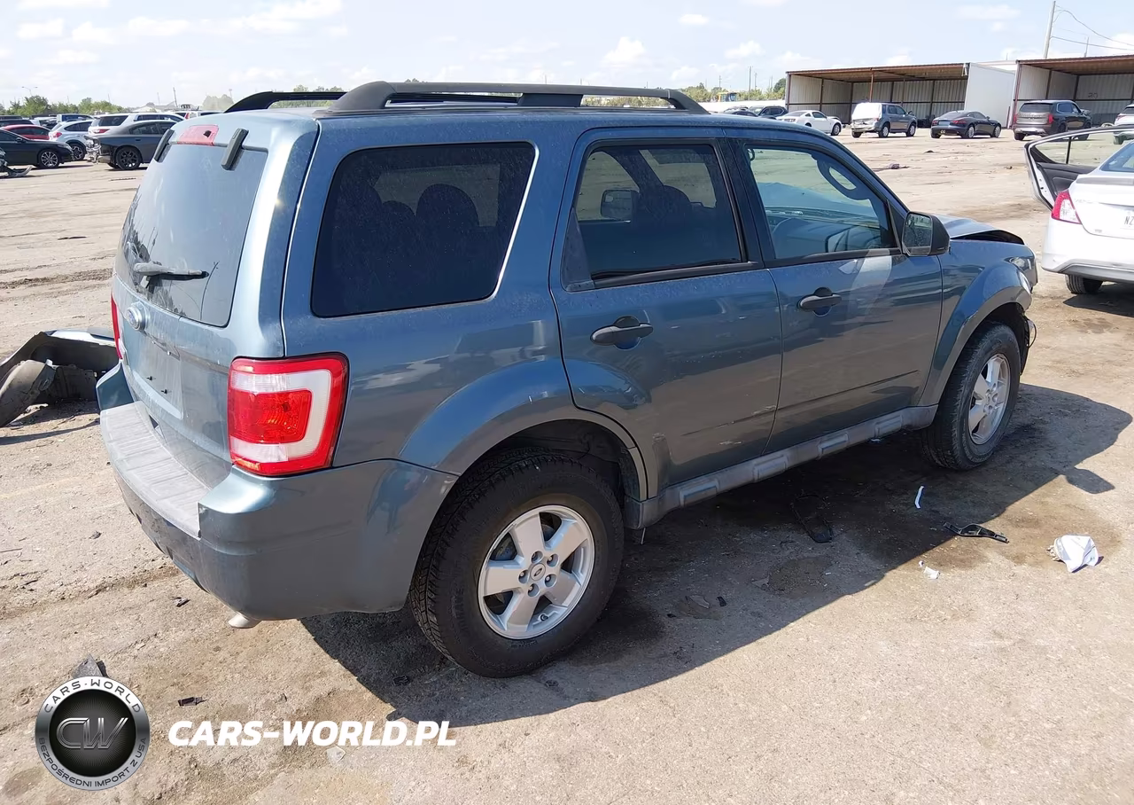 2010 Ford Escape Xlt VIN:1FMCU0D73AKB11359 - 4