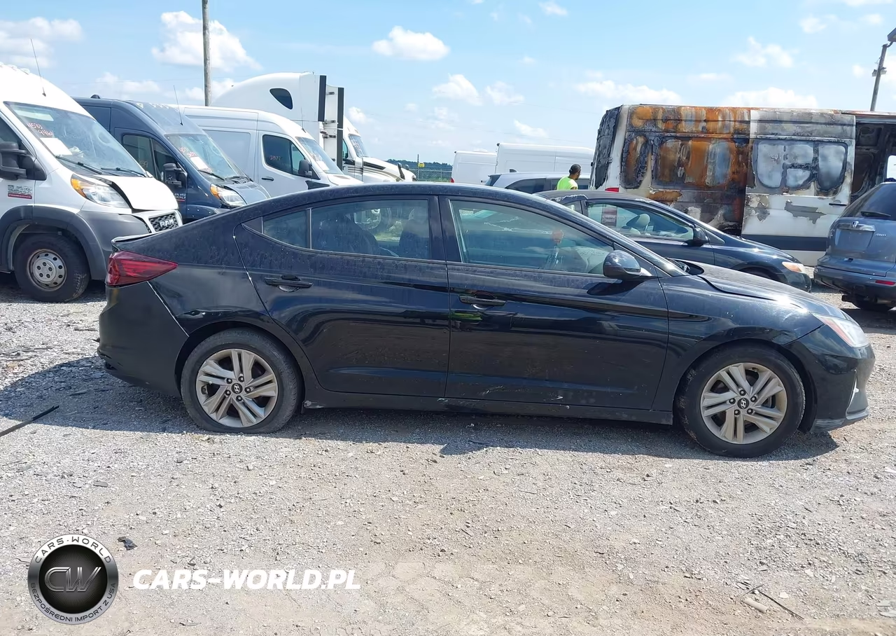 2019 Hyundai Elantra Value Edition VIN:5NPD84LF3KH463063 - 13