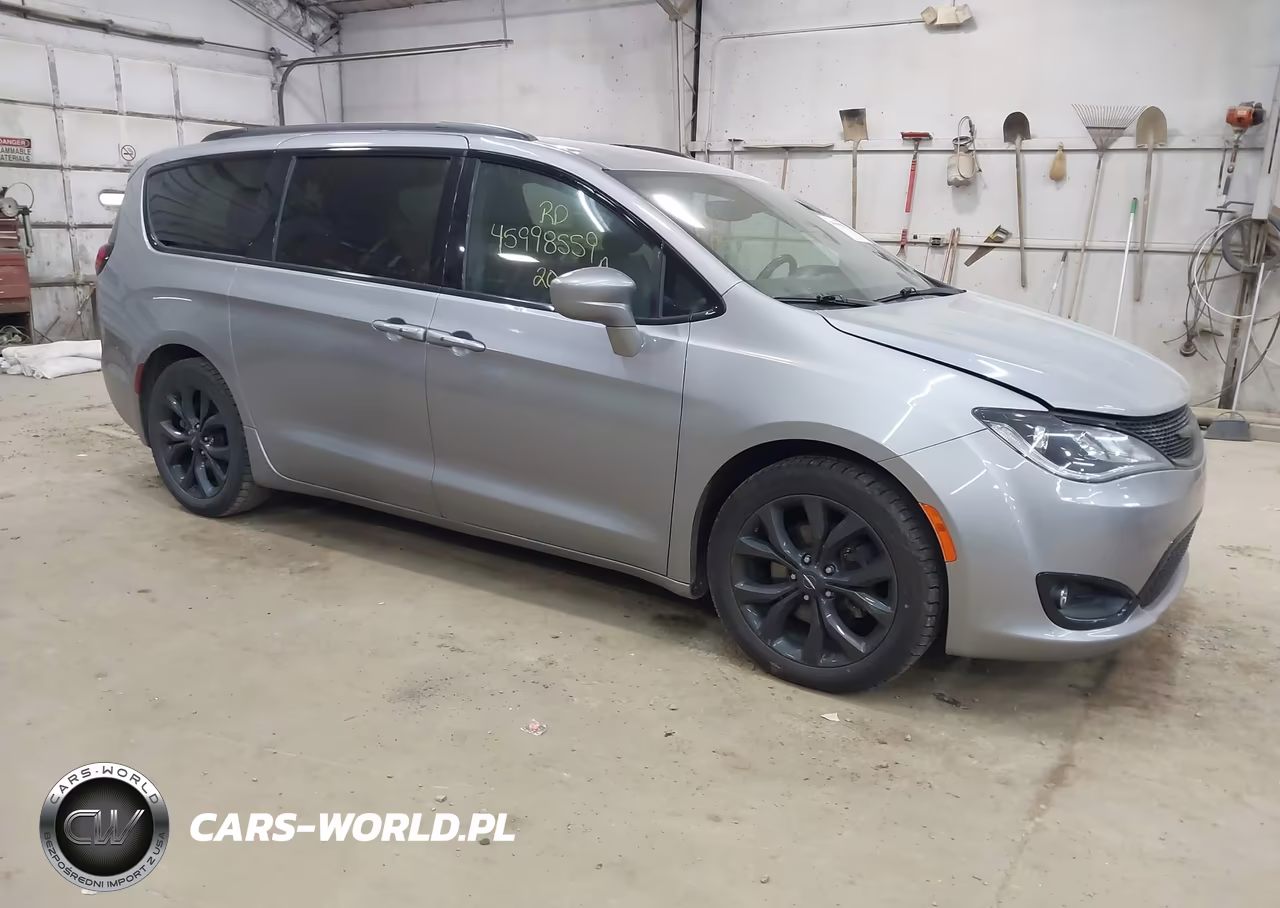 2020 Chrysler Pacifica Touring L