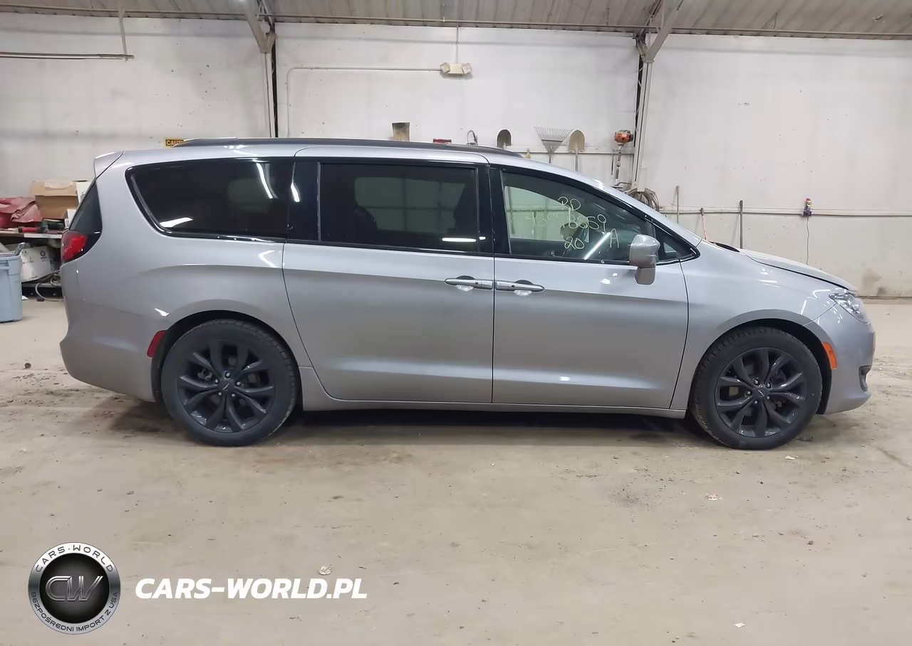2020 Chrysler Pacifica Touring L VIN:2C4RC1BG0LR290569 - 13