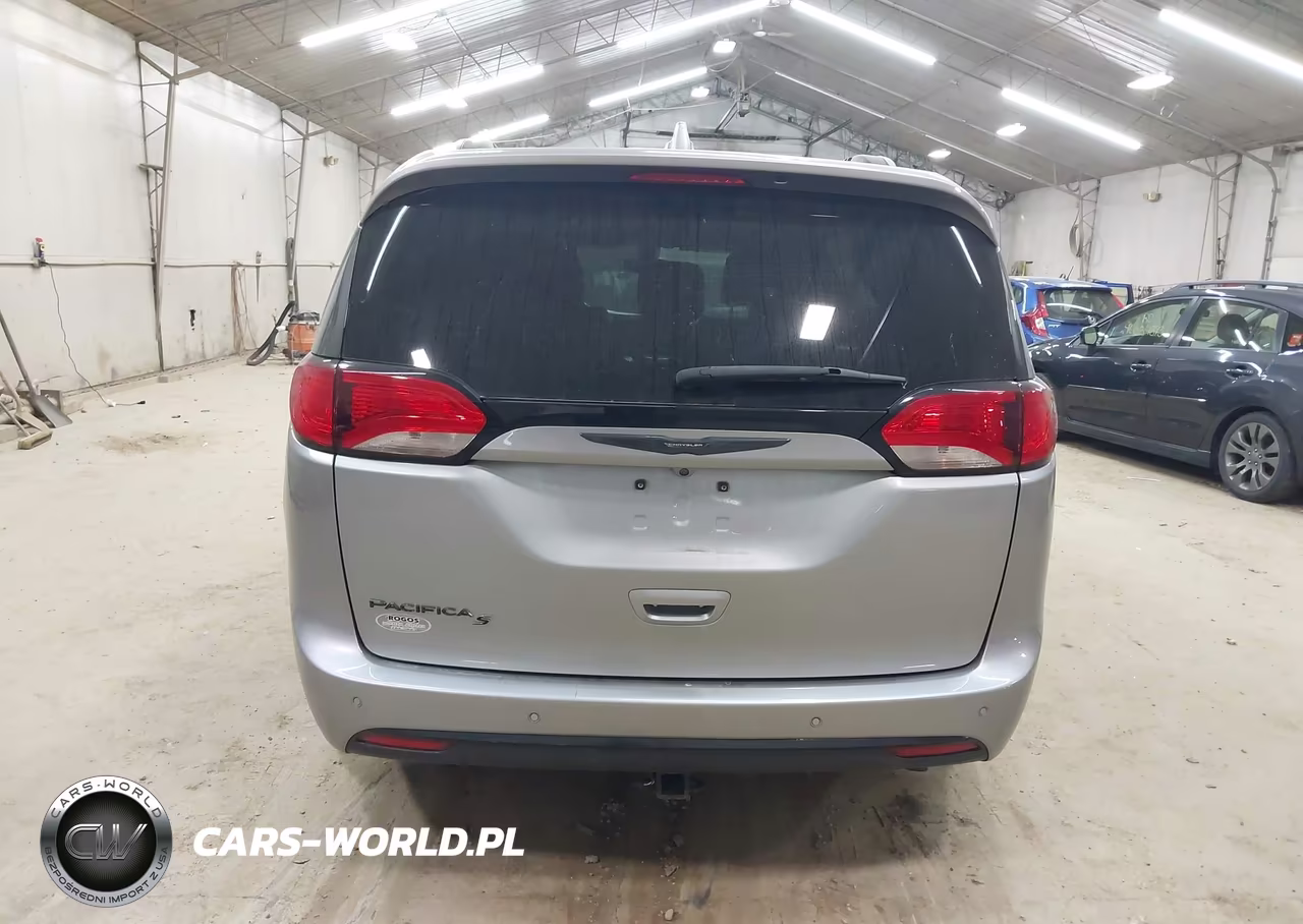 2020 Chrysler Pacifica Touring L VIN:2C4RC1BG0LR290569 - 16