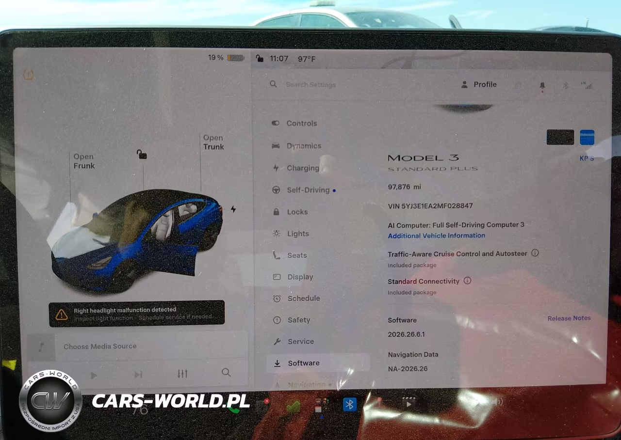 2021 Tesla Model 3 Standard Range Plus Rear-Wheel Drive VIN:5YJ3E1EA2MF028847 - 18