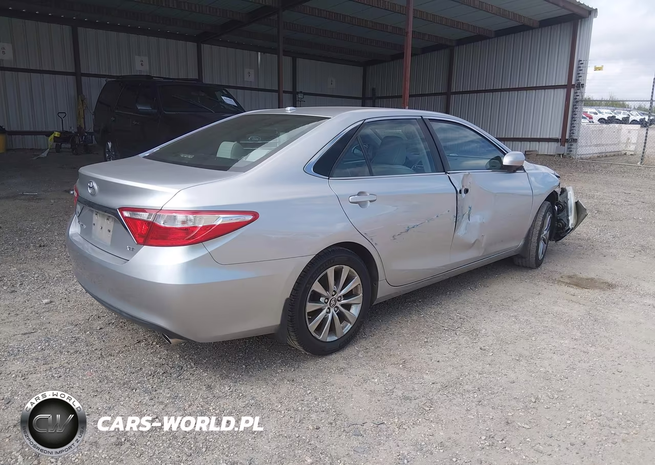 2017 Toyota Camry Xle VIN:4T1BF1FK0HU780443 - 4