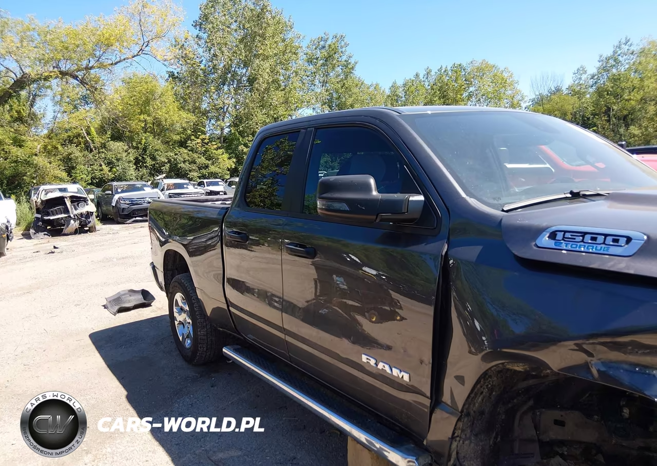 2023 Ram 1500 VIN:1C6RRFBG4PN562773 - 14