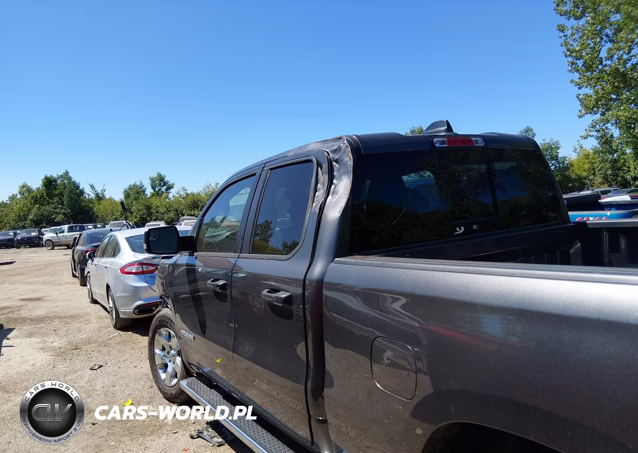 2023 Ram 1500 VIN:1C6RRFBG4PN562773 - 15